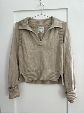 Abercrombie & Fitch Beige V‑Neck Collared Knit Sweater